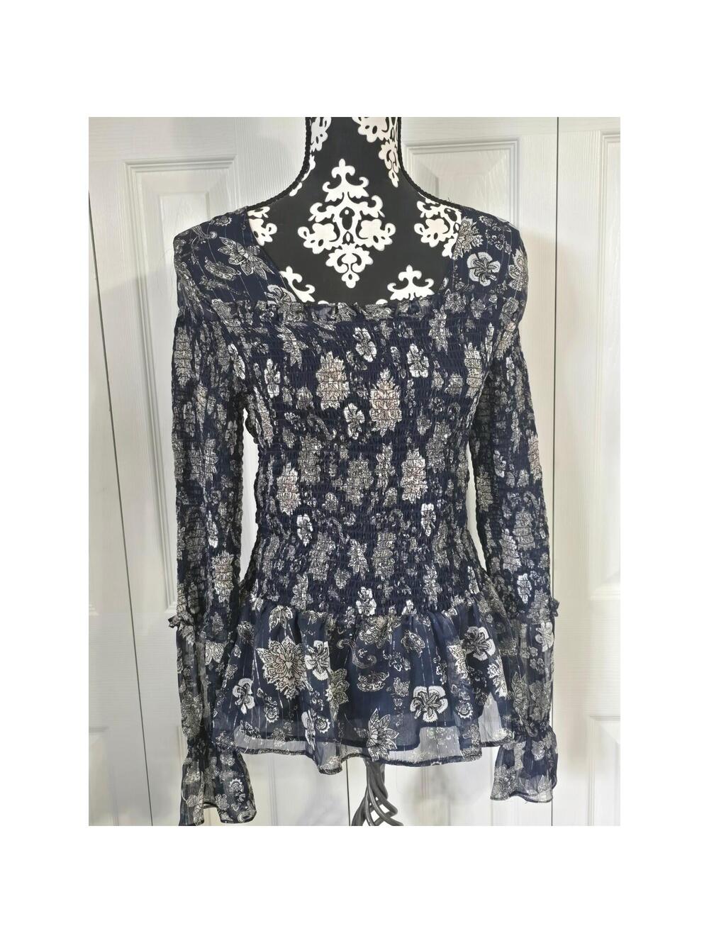 Walter Baker Navy Blue Floral Metallic Smocked Blouse‎ V-Neck W53079 Womens Med